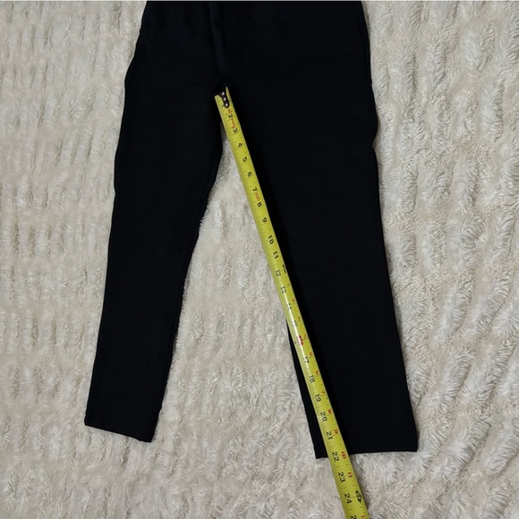 SPANX Women’s Black Cropped Pockets Leggings - Picture 7 of 15